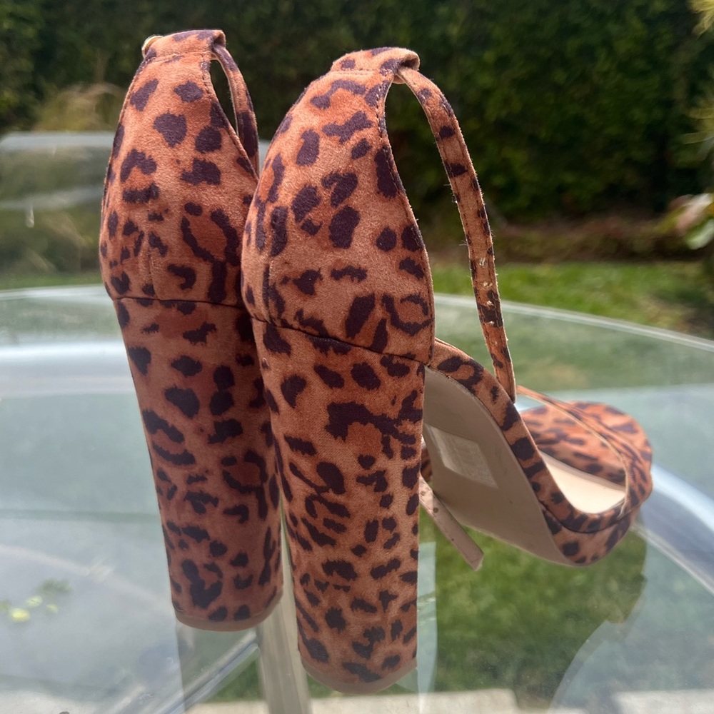 Cheetah heels - Picture 2 of 11